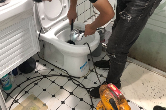 鄂伦春疏通下水道